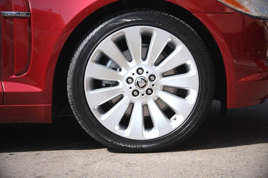 Jaguar XF 2008 года  (фото 124 из 175)